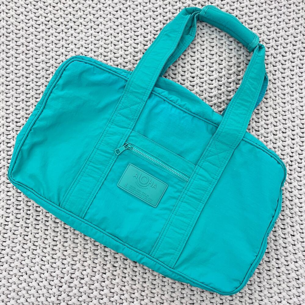 ALOHA Collection• KEEP IT LIGHT WEEKENDER Grove